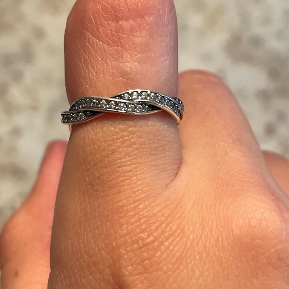 Beautiful Pandora ring - Picture 3 of 3